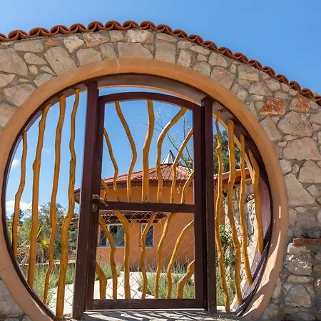 Βίλα Captivating House Surrounded By Olive Grove In Seferihisar *