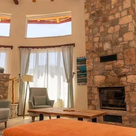 Вилла Captivating House Surrounded By Olive Grove In Seferihisar *