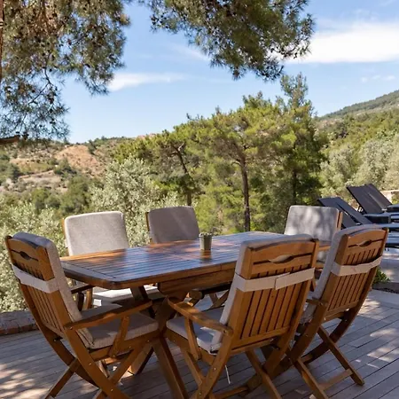 Вилла Captivating House Surrounded By Olive Grove In Seferihisar *