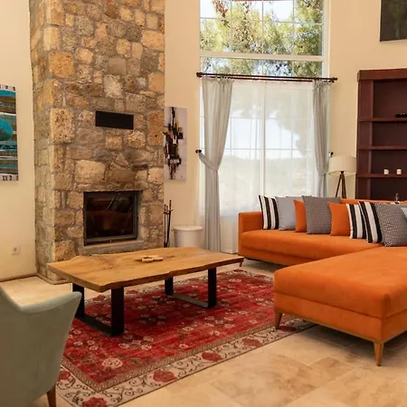 فيلة Captivating House Surrounded By Olive Grove In Seferihisar *